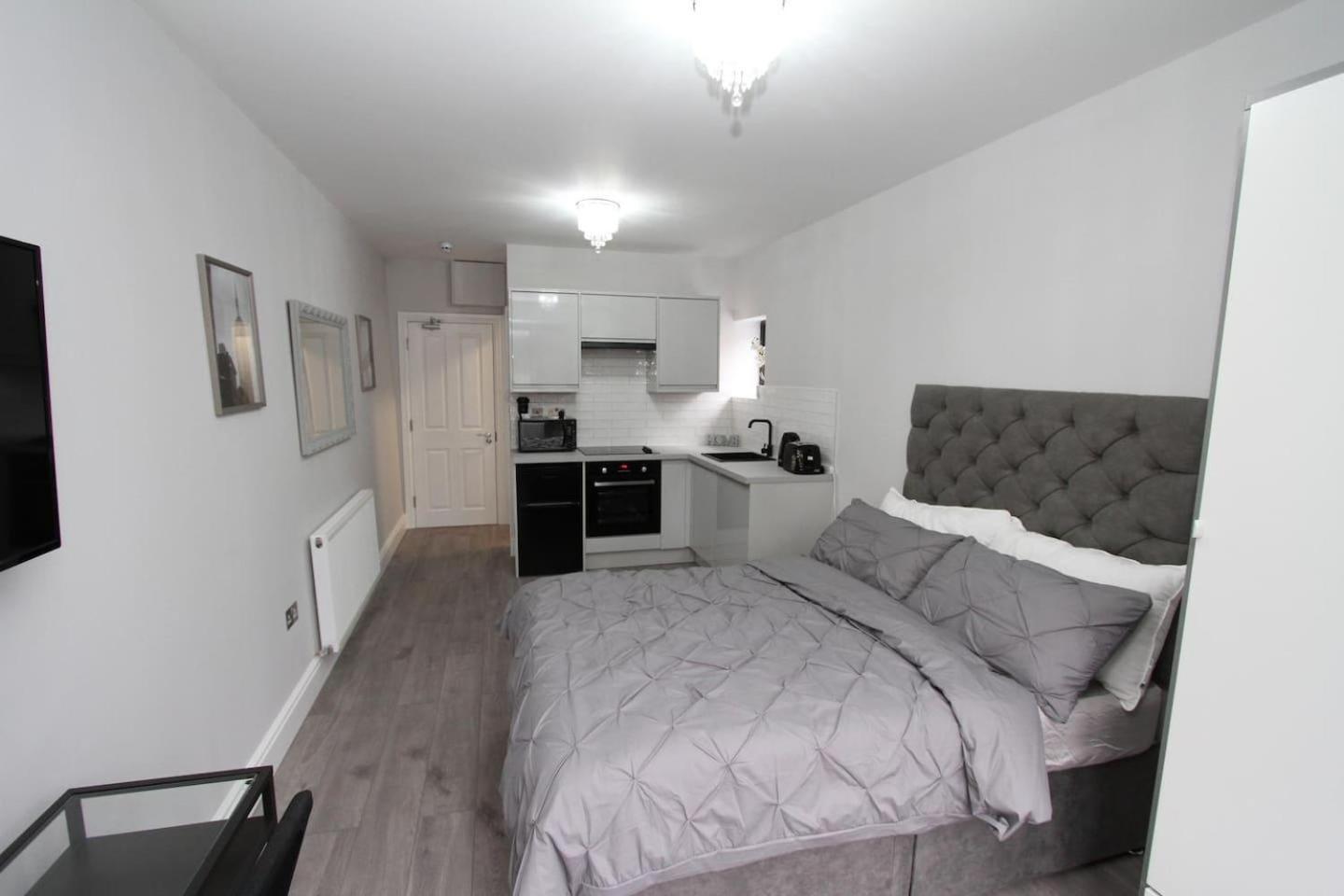 Apartment New Cosy In London! *