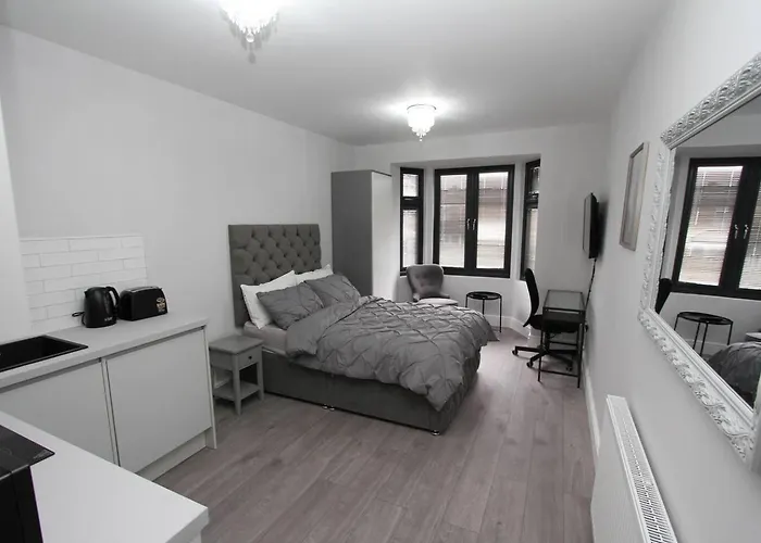 New Cosy Studio In London!